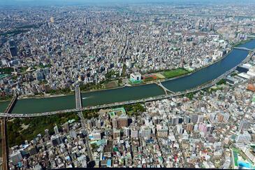 Tokyo, Japan © Etienne Pierart